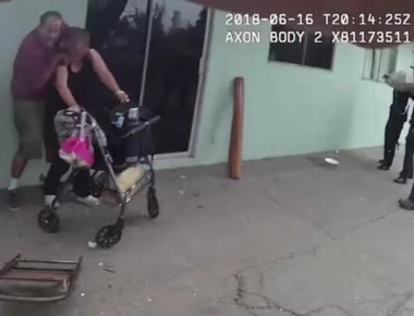 Σκληρό βίντεο: Αστυνομικοί σκοτώνουν εγκληματία και όμηρο μαζί - Κι όμως δεν μπορούσαν να κάνουν αλλιώς